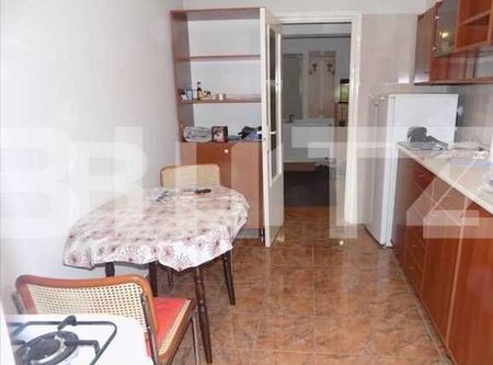 3 camere, decomandat, 70 mp, 2 bai, balcon generos, zona Interservisan - Photo 2