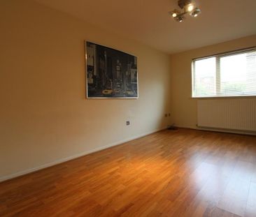 1 bedroom ground floor flat to rent - Photo 1