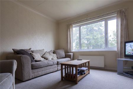 4 bedroom semi-detached house to rent - Photo 2