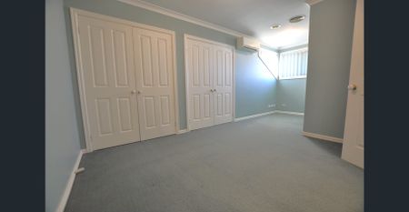 4 Bedroom Townhouse, 2 bathrooms, air conditioning, Double Garage- CITY WIDE REAL ESTATE - Photo 5