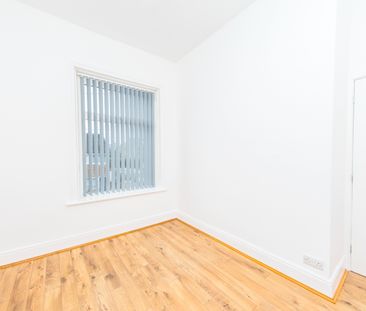 EAST PARK STREET MORLEY LEEDS - Photo 1