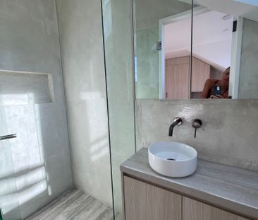 Queens Park - Photo 1