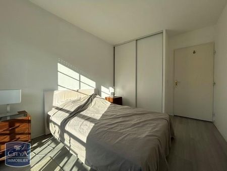 Location Appartement 2 pièces 47m² LILLE 59000 - Photo 3