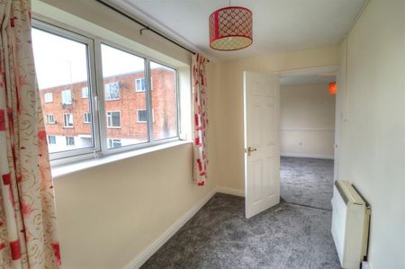 3 BED Flat To rent - Photo 5
