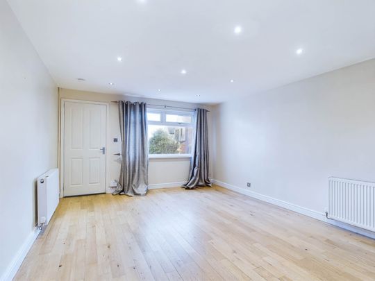 Price £1,550 pcm - Available Now - Unfurnished - Photo 1