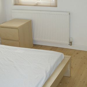 1 Bedroom Apartment - Photo 2