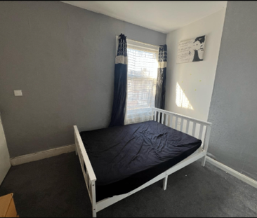 1 bedroom in a house share to rent - Photo 6