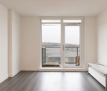 Bright & Cozy - Photo 1