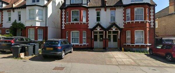 5 Bed Terraced House, South Croydon, CR2 - Photo 1