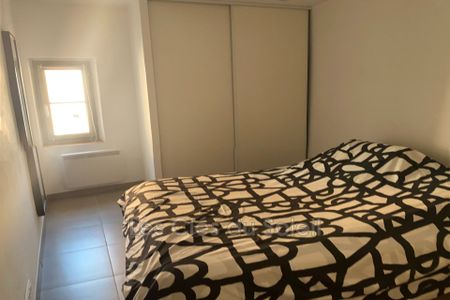 Location Appartement 3 pièces 54m² LA VALETTE DU VAR 83160 - Photo 3