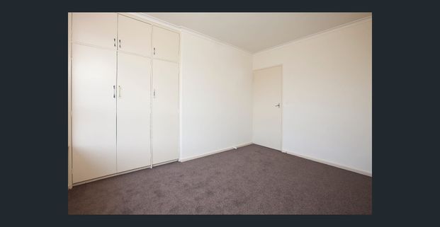 AFFORDABLE TWO BEDROOM APARTMENT! - Photo 1