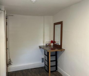 1 bedroom semi-detached house to rent - Photo 5