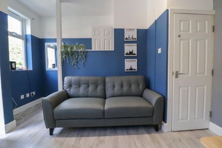 3 bedroom terraced house to rent - Photo 5