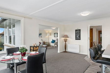 Charming 5BR Roslyn Retreat w/Deck & Garden - Photo 4