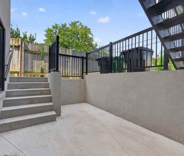 96 Belgravia Avenue apartment — Toronto, ON (3-Bedroom) - 3 Bedroom - Photo 6