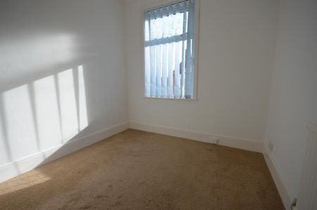 3 bedroom House To Let - Photo 5