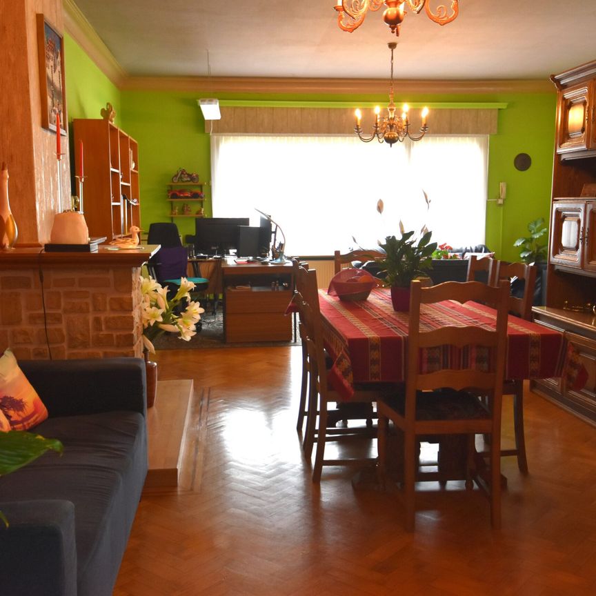 Charmante woning met magazijn – wordt volledig gerenoveerd opgeleverd - Photo 1