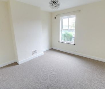 2 bedroom semi-detached house to rent - Photo 4