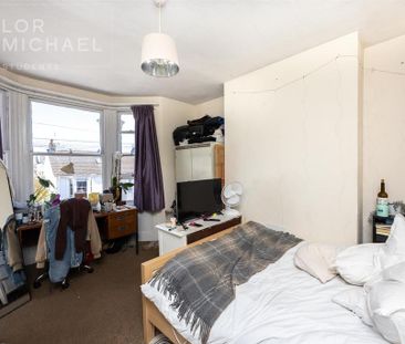 4 bedroom terraced house to rent - Photo 3