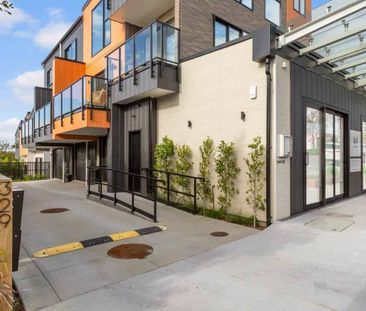 3 Bedroom + Office and internal access garage ... - Photo 2