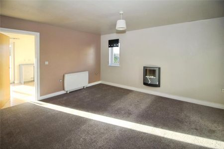 3 bedroom end of terrace house to rent - Photo 2
