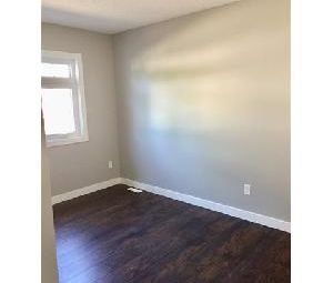 4 Bed 2 Bath House for Rent East Edmonton Utilities Included - Photo 6
