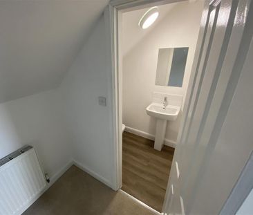 3 bedroom terraced house to rent - Photo 5