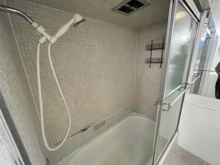 For Lease - 102 Billington Crescent, Toronto, Ontario - Photo 5