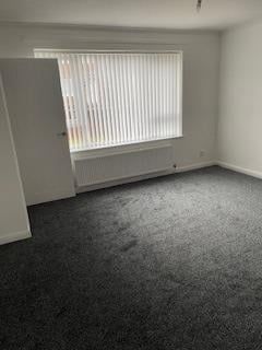 3 Bed Semi-Detached House, East Grange View, LS10 - Photo 2