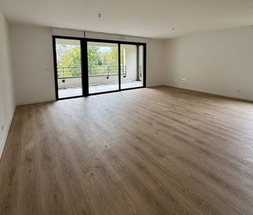 Location appartement 3 pièces 75 m² à Ferney-Voltaire (01210) - Photo 2