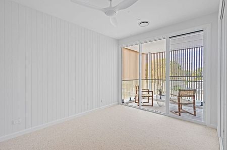 2/32 T E Peters Drive, Broadbeach Waters QLD 4218 - House For Rent | Domain - Photo 5