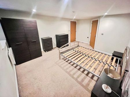 2 bedroom flat to rent - Photo 2