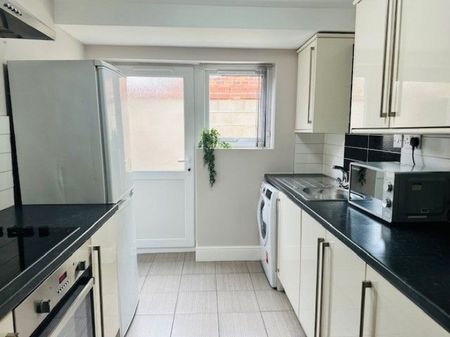 St Stephens Road Flat 1, PRESTON, Lancashire PR1 6NU - Photo 4