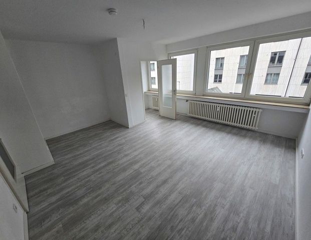 Zum 01.Mai: Schicke Single-Wohnung mit Einbauküche in Bilk - Photo 1