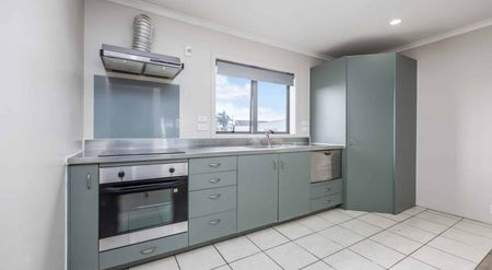 Beautiful Townhouse in Papatoetoe - Photo 5