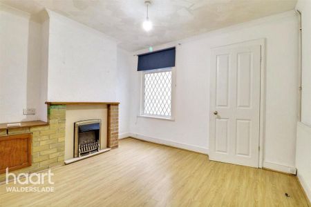 2 bedroom terraced house to rent - Photo 4