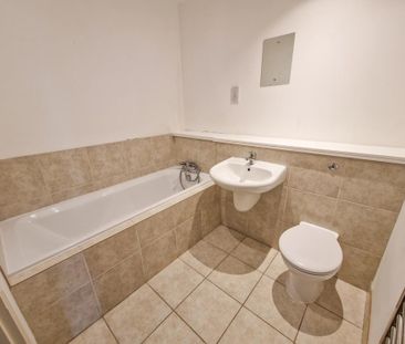2 bedroom flat to rent - Photo 4
