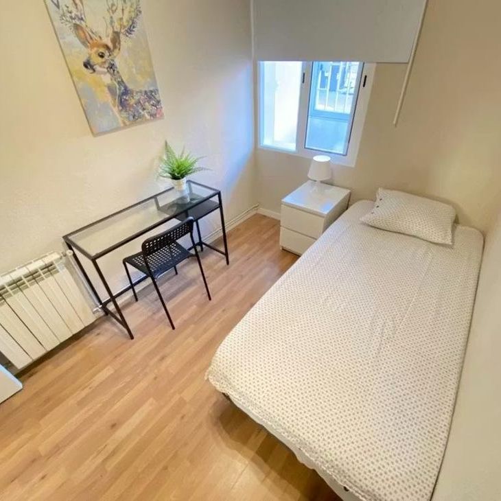 Calle de Vélez Málaga, Madrid, Community of Madrid 28018 - Photo 1