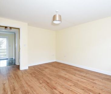 3 bedroom end of terrace house to rent - Photo 3