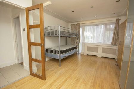 Parkfield Close, HA8, London - Photo 3