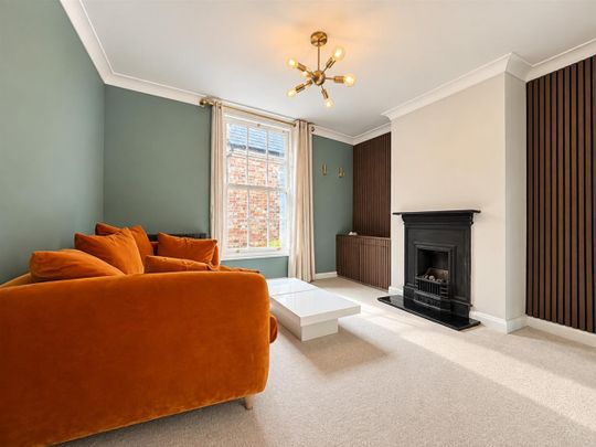 The Suffolks, Cheltenham GL50 2AR - Photo 1