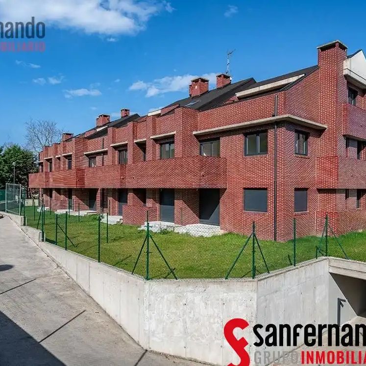 Ático de alquiler en Barrio las Torcas, Mogro - Photo 1