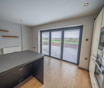 2 bedroom semi-detached house to rent - Photo 4