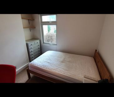 4 Bed Terraced House, Milner Road, BN2 - Photo 4