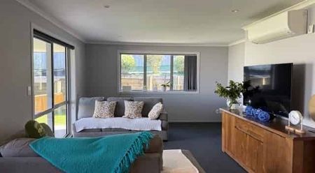 Elevated Four Bedroom - Photo 3