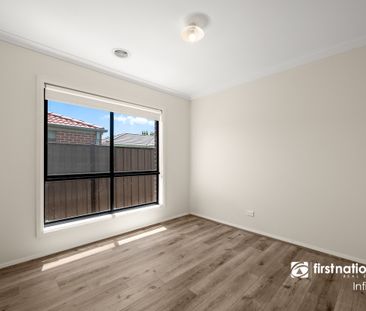 Great Family Home, Less than 1km to Alamanda College - Photo 4