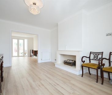 4 bedroom house - semi-detached - Photo 3