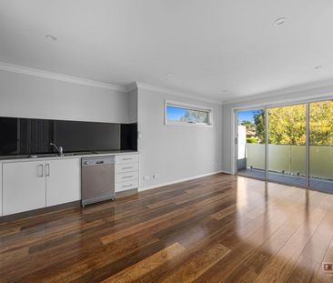Perfectly positioned, low maintenance living in Lilydale - Photo 1
