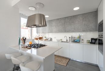 APARTAMENTO T3 MOBILADO EM CARNAXIDE