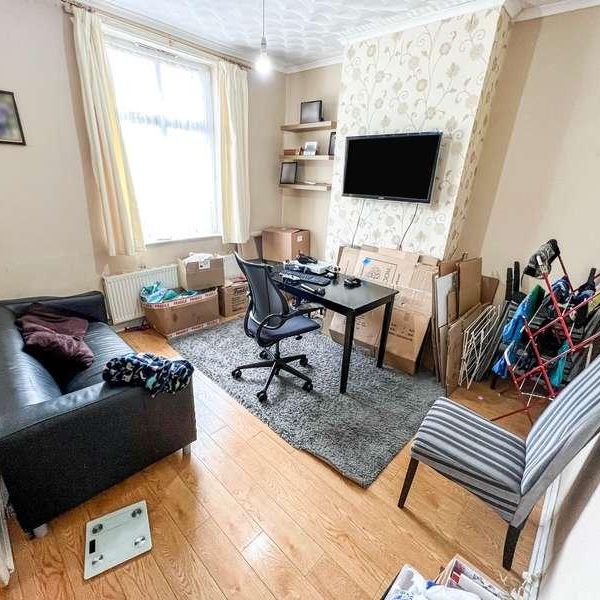 Shaw Road, Dudley, DY2 - Photo 1